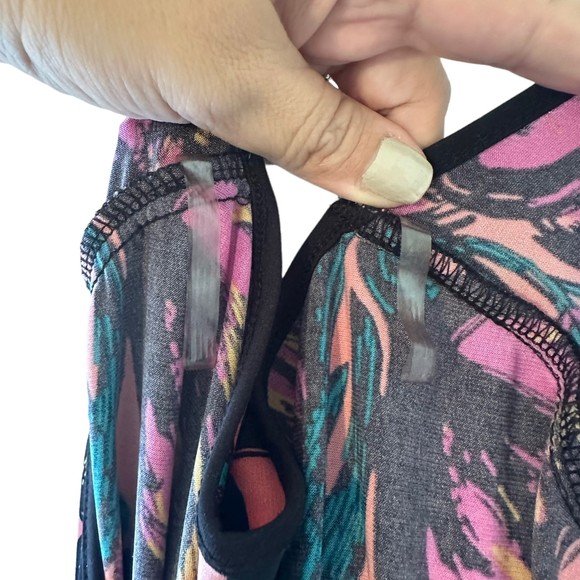 Worthington Floral V Neck Sleeveless Top - Size Large - Picture 8 of 8